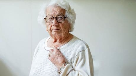Esther Senot, rescapée des camps : « J’ai gardé cette pensée en tête : je ne peux pas mourir à 15 ans »