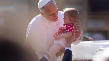 Pope Leo’s heartwarming gesture to babies on his first popemobile ride