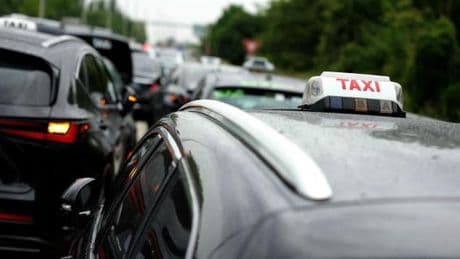 Les pistes du gouvernement pour rééquilibrer la concurrence entre taxis et VTC