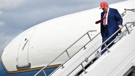 Trump annuncia un accordo con Harvard, scarica Gabbard e non crede nell’Europa