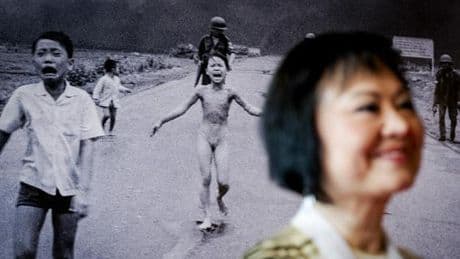 Controverse autour de la photo de la « petite fille au napalm » : « La diffusion massive d’images numériques a gommé l’importance de la notion d’auteur »