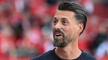 Fußball-Bundesliga: FCA-Coach Wagner vor Liga-Premiere: "Ich bin unfassbar egal"