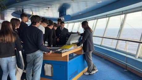 Sailor, i ragazzi a bordo della Gnv Suprema per scoprire i mestieri del mare e calibrare la bussola del loro futuro | Foto