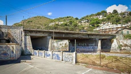 Ventimiglia, l’allarme dei comitati: “Subito verifiche sul cavalcavia di Nervia”