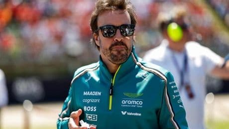 Alonso se harta de que salga siempre cruz