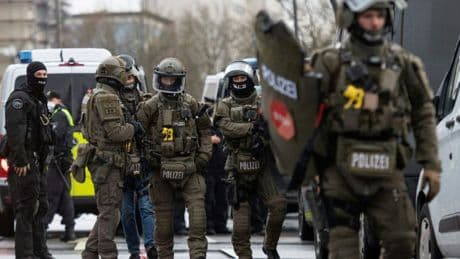 Messerangriff auf Spezialeinsatzkommando: Mann in Nordrhein-Westfalen angeschossen
