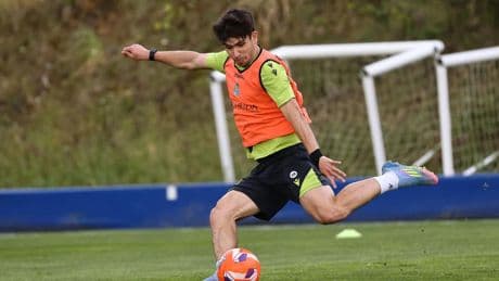 Becker vuelve a entrenarse al margen y es duda para el partido ante el Atlético
