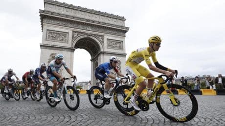 Tadej Pogacar se corona en París con su cuarto Tour de Francia con otro despliegue de fuerza en la última etapa