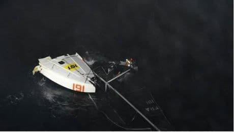 Voile : un bateau Class40 coupé en deux après avoir heurté un cargo, deux marins hélitreuillés au large de Brest