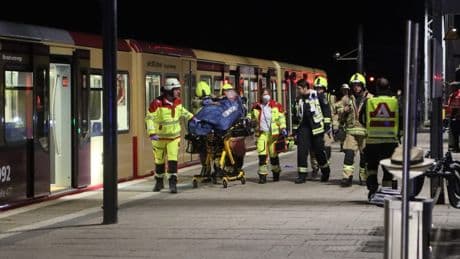 Zugführer bemerkte nichts - Mann (22) von S-Bahn in Berlin mitgeschleift!