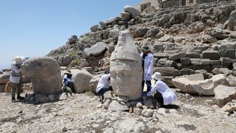 Nemrut'un binlerce yıllık taş heykelleri nano teknolojiyle ayağa kalkıyor