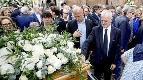 Funerali Pellegrini, Milano si ferma per l'ultimo saluto all'ex presidente Inter: chi c'era