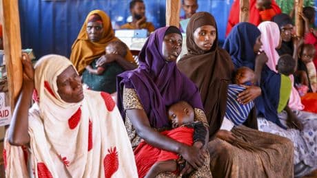 Somalie : la famine pourrait tuer un demi million d’enfants, alerte l’ONG Care
