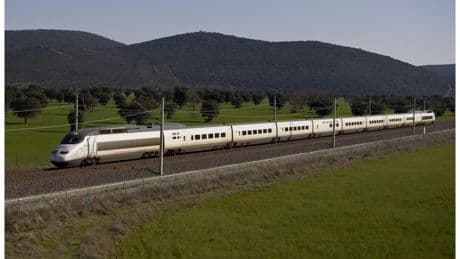 Una nueva incidencia en la línea de tren de Madrid a Andalucía deja retrasos este sábado
