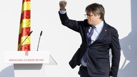 Visita a Puigdemont, chupito de sapo bufo