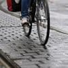 In Tramgleise geraten: Radfahrer in Potsdam schwer verletzt