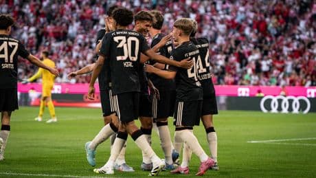Tinte ist trocken - Super-Talent unterschreibt bei Bayern!