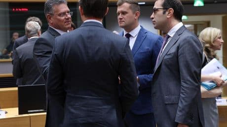 ¿Más cesiones o represalias? La UE se divide sobre qué respuesta dar al arancel general del 30% de Trump