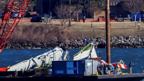 Absturz in Washington, D.C.: Offenbar fehlerhafte Höhenanzeige bei Hubschrauber vor Kollision mit Flugzeug