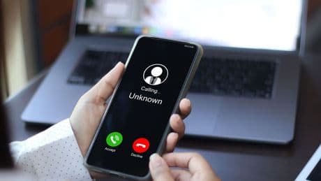 Tlc, operatori al lavoro per il via al blocco alle chiamate con numeri falsi