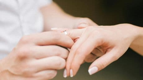 Le corta el cuello a su pareja justo después de pedirle matrimonio porque ella no aceptó