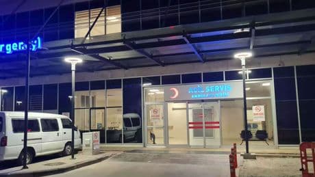 Kamyonun kasasından düşerek yaralanan genç işçi hayatını kaybetti