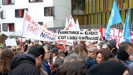 Rentrée 2025 : comment sont décidées les ouvertures et fermetures de classes