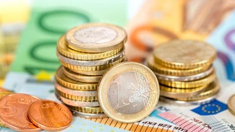 Viele wissen es nicht: Kunden können sich unzulässige Bankgebühren erstatten lassen