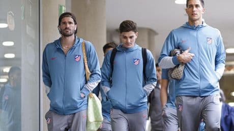 El Atlético viajó a Vitoria con una baja