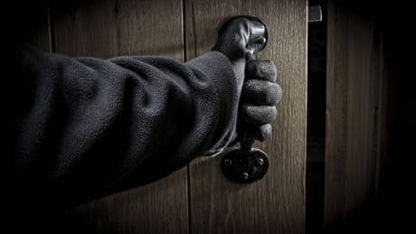 Calgary police warn homeowners about string of brazen overnight break-ins