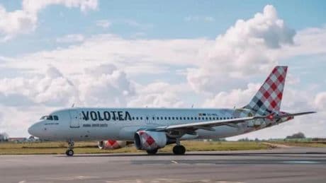 Un hombre muere succionado por el motor de un avión de una compañía española en el aeropuerto de Milán Bérgamo