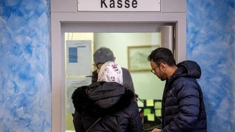Migration: Viele Kommunen setzen Bezahlkarte für Geflüchtete nicht ein