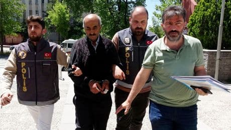 Evli olduğu erkek tarafından bıçaklanan kadın, 1 gün önce uzaklaştırma kararı için başvuru yapmış
