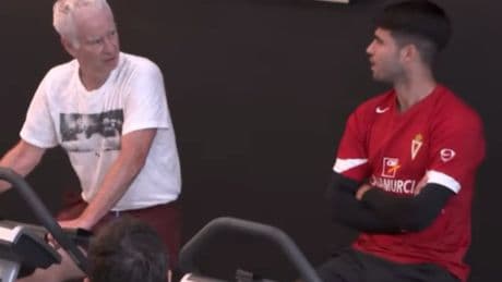 El elogio de John McEnroe a Alcaraz en su encuentro sobre una bici: &quot;Eres mejor de lo que yo fui a tu edad&quot;