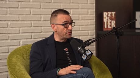 Juanma García, experto en comunicación no verbal: “Hay gestos y actitudes corporales naturales que pueden hacer que de primeras no caigas bien a la gente”