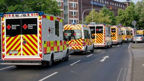 Evakuierung in Köln - Ganze Klinik wegen Bombe geräumt