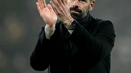 Fußball-Transferblog: Coach van Nistelrooy verlässt Leicester nach Abstig
