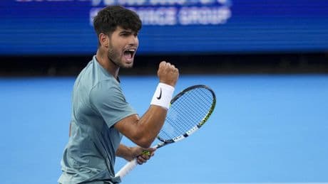 Un sólido Alcaraz hace mella en el físico de Zverev y se cita con Sinner en la final de Cincinnati