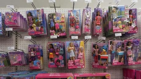 Trump admite que subirán los precios: “los niños tendrán dos muñecas en lugar de 30”