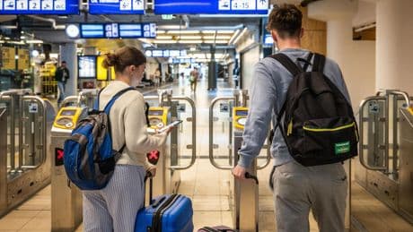 NS laat tijdens spoorstaking wél treinen rijden tussen Amsterdam en Schiphol