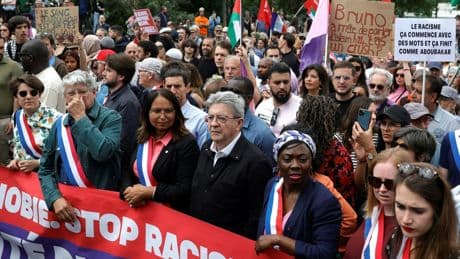 A Paris, une foule de manifestants contre l'islamophobie