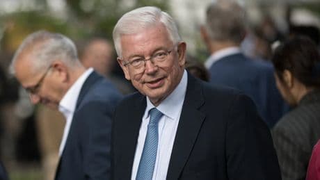 Liveblog Bundespolitik: Roland Koch: „Wenn sie AfD wählen, wird die Republik linker“