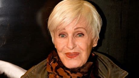 « C’était la voix de ma vie » : stars et animateurs bouleversés par la mort de Nicole Croisille
