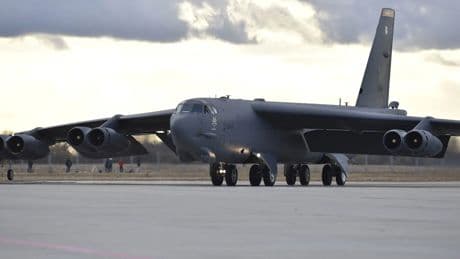 EEUU despliega sus grandes bombarderos B-52H en la base de Morón: &quot;Es una clara señal de paz&quot;