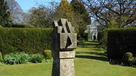 The hidden gem garden on the outskirts of Glasgow that is 'peaceful urban oasis'