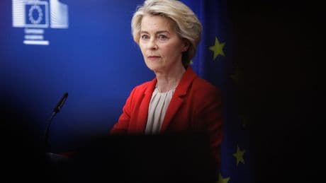 Bruselas saca a Gibraltar y Panamá de su lista de países con riesgo de blanqueo