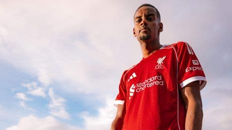 Liverpool heeft Alexander Isak op de valreep binnen en verpulvert transferrecord in Premier League