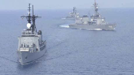 De autodefensa a combate: Japón encarga 'súper destructores', España buques auxiliares