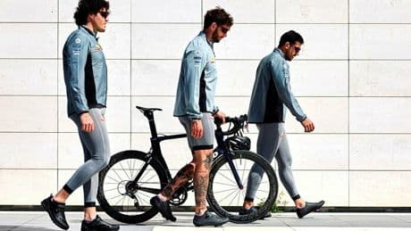 Tee-shirt, short de bain... Comment la laine s'invite aussi en été