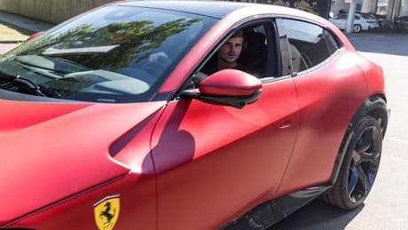 725 PS, 380.000 Euro - Warum Werner im Ferrari-SUV zum Training kommt